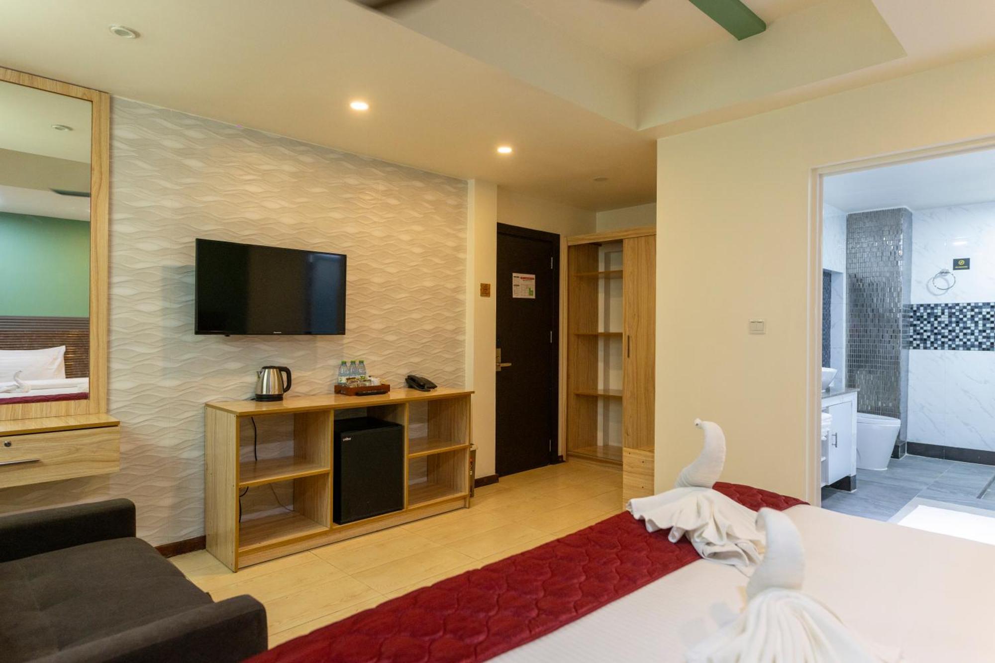 Ocean Cove Beach 훌루말레 외부 사진
