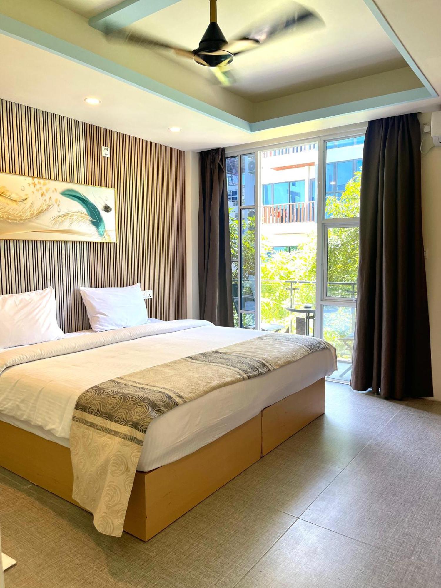 Ocean Cove Beach 훌루말레 외부 사진